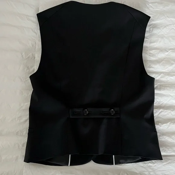 COS | Cropped Single-Breasted Waistcoat - Picture 9 of 15